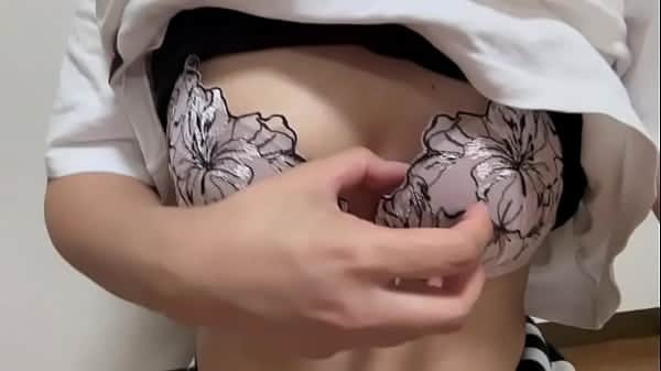 素人女子大生のオナニー見てみたい??沢山中までみせてあげる