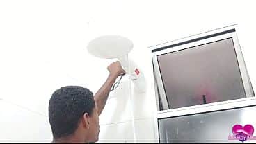 Lavou o cu da safada e fodeu ele embaixo do chuveiro - BBC Interracial Anal Fuck and Anal Enema