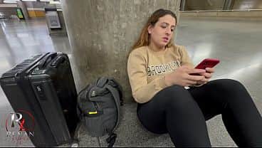 Mulher cai no golpe do tinder acaba virando do job - sexo no Metro Sé