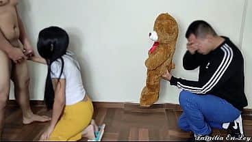 Mi novio llego del Extranjero y me Encontró con el Vecino