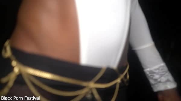 Standing fuck for hot African chick I just met last weekend